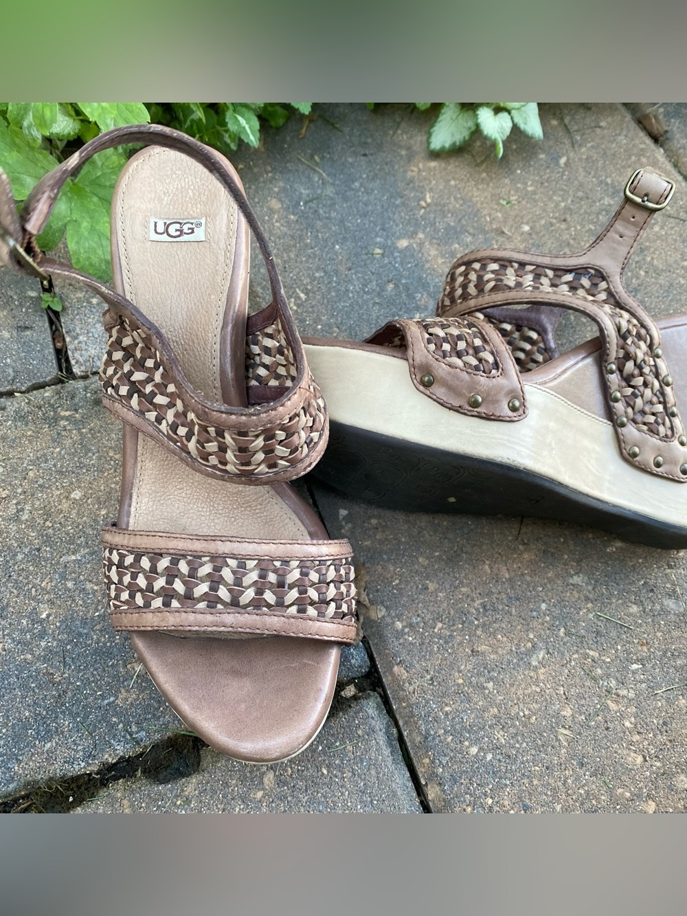 UGG Assia Woven Leather Wedge Sandals Brown Chocolate Studded Sz 8 Summer Sale